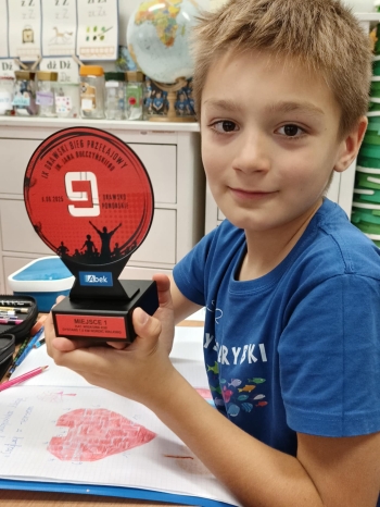 e891668c-15b9-4cb3-8f0a-3d851d8c1cee