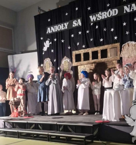 ''Anioły są wśród nas'', czyli jasełka jeszcze raz
