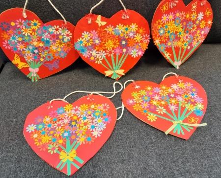 Mali artyści i Serduszko w kwiatach