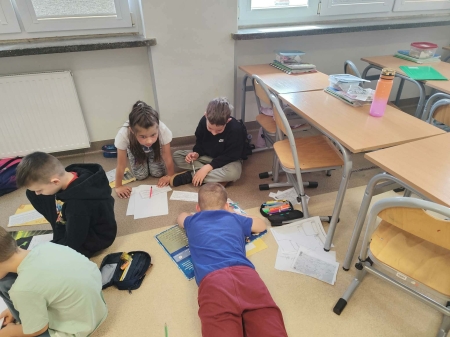 Projekt edukacyjny: „Maria Skłodowska-Curie” w klasie 1b 